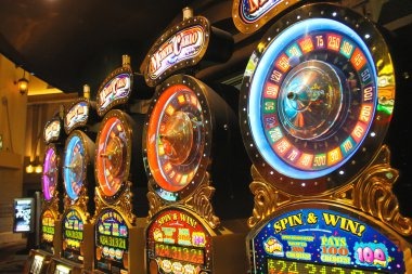 p0l0 toto app interface showing VIP Roulette bet slip and live wheel